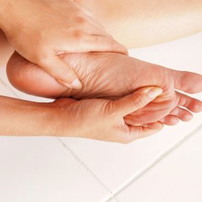 02_silent_signs_plantar_stabbed_foot_first_thing_morning_paisan191