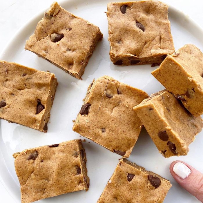 almond butter fudge protein bars