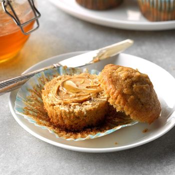 Brown Sugar Oat Muffins Exps Hck19 17132 C06 22 5b